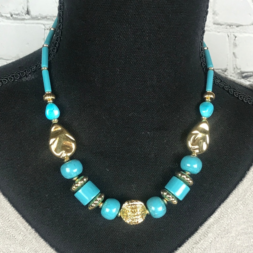 Sara Coventry Vintage Turquoise and Gold  necklace